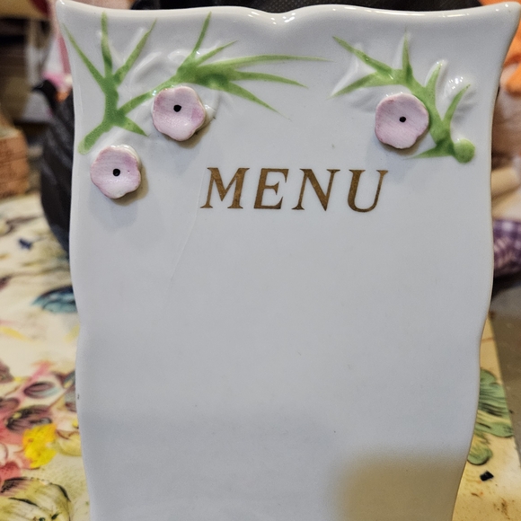 Floral White Menu Holder - Picture 1 of 5